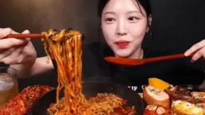 Kenapa orang korea suka makan mie